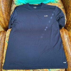 Champion Duo Dry men’s navy blue T-shirt. EUC.
